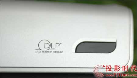 奧圖碼（OPTOMA）EP747投影機遙控器感知窗口和“DLP”技術的標示
