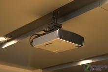 如此之奢靡看款爺如何用投影組建影院