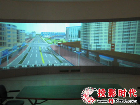 大連高新園區海外學子創業園90°弧形三維演示平臺：顯示尺寸8.53米（長）×2.25米（高）