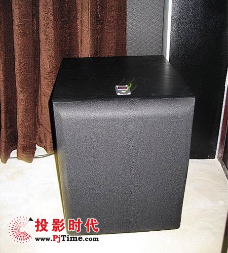 超重低音炮：JBL E250P