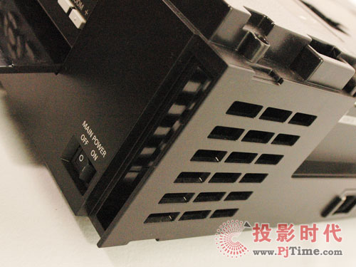 松下PT-AE3000C投影機防塵設(shè)計