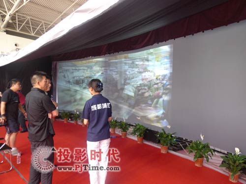 成都域虹光學(xué)背投幕高調(diào)亮相大屏展