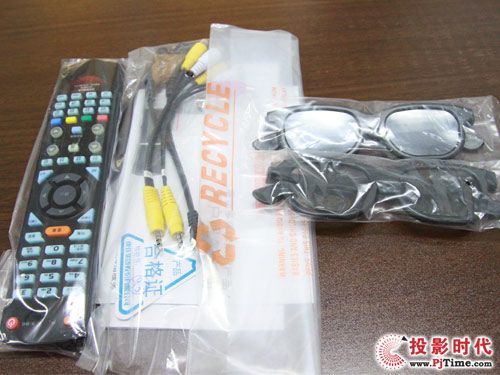 康佳旗艦LED47IS988PD智能3D電視_附件及接口介紹