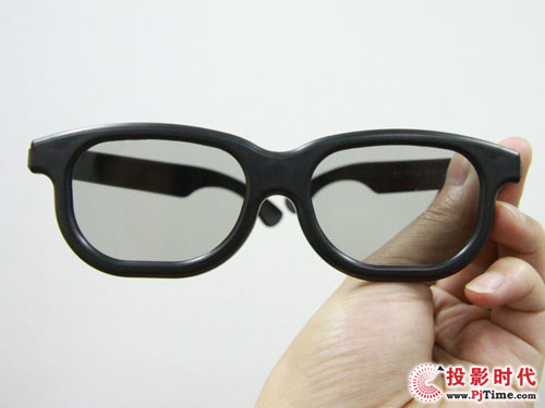 康佳旗艦LED47IS988PD智能3D電視_附件及接口介紹