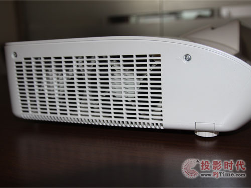 雅圖LX645W短焦投影機有風扇側(cè)面