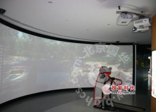 被動式立體投影應用在教學仿真實驗室