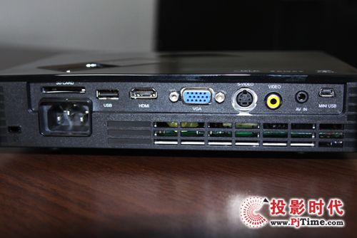 優派PLED-W500接口