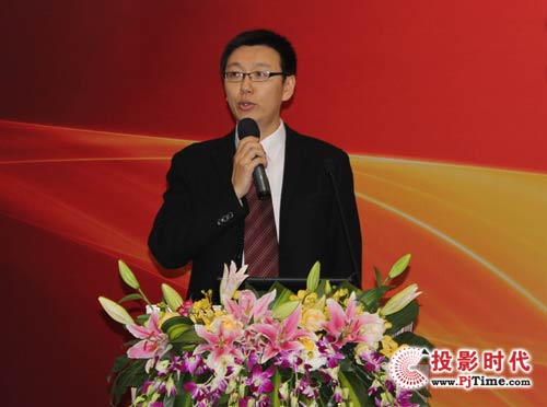 TCL系統科技事業本部副總裁閻飛：TCL可視化系統解決方案之探索