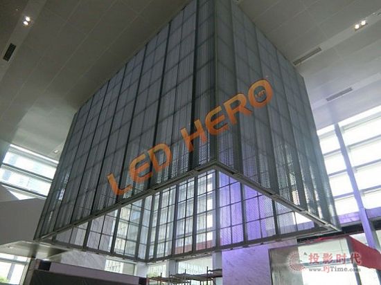 赫爾諾LED透明屏落戶上海大華銀行