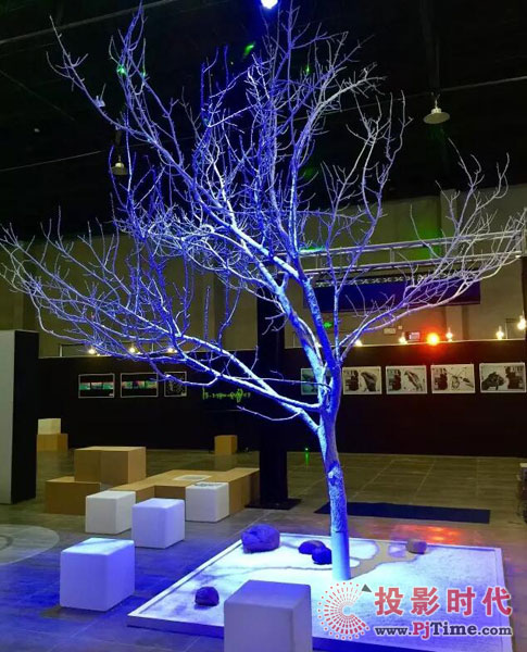 DET-SWU1激光工程投影機點亮首屆中國（隆里）國際新媒體藝術節作品展