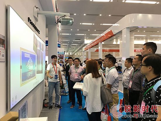 DET商教激光投影機(jī)亮相第71屆中國(guó)教育裝備展示會(huì)