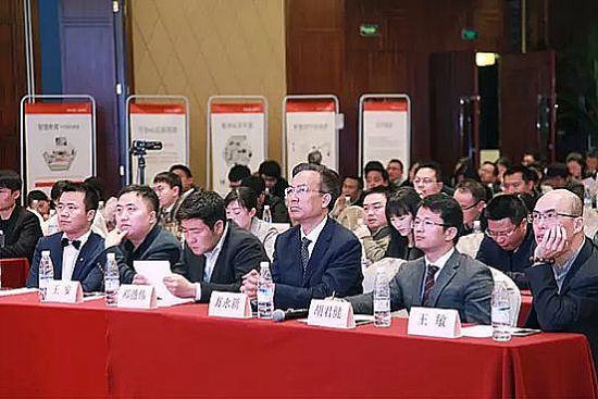 華平可視化應用解決方案巡展走進昆明明