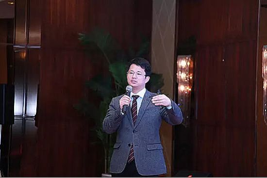 華平可視化應用解決方案巡展走進昆明明