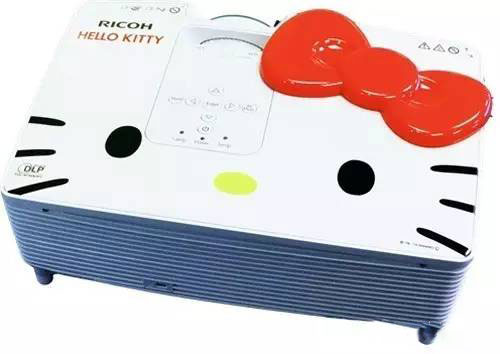 理光Hello kitty Full HD投影機讓家庭劇院粉嫩到冒泡泡