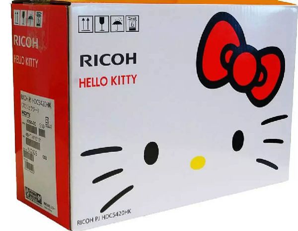理光Hello kitty Full HD投影機讓家庭劇院粉嫩到冒泡泡