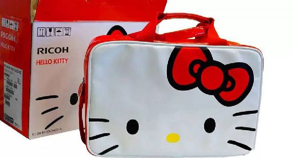 理光Hello kitty Full HD投影機讓家庭劇院粉嫩到冒泡泡