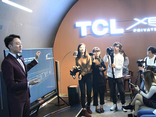 TCL X6 XESS上海體驗館首播陳奕迅演唱會