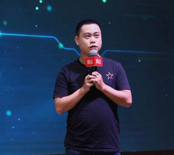 堅果定義：每人一塊大屏的品牌哲學