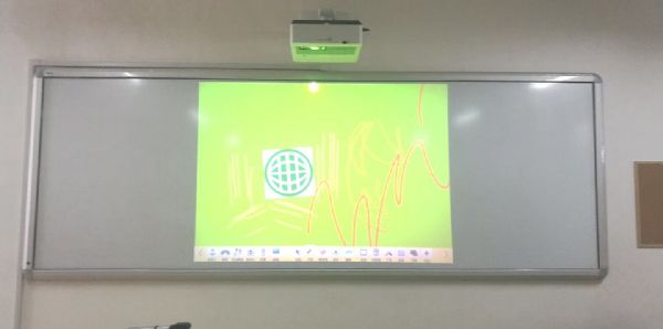 領跑教育投影市場，BOXLIGHT HLD投影機落戶威海三中