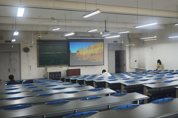 索尼P系列投影機裝備西安電子科大教室