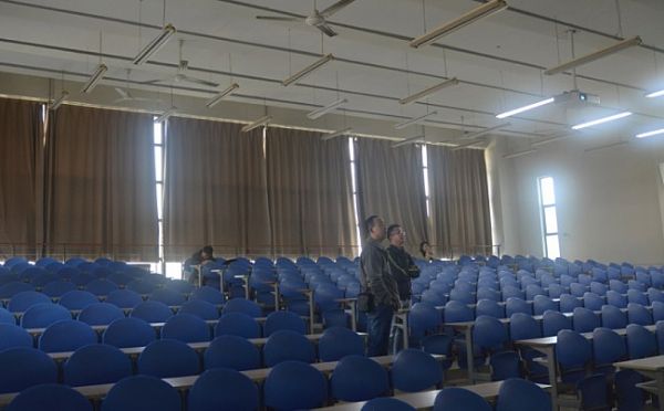 索尼P系列投影機裝備西安電子科大教室