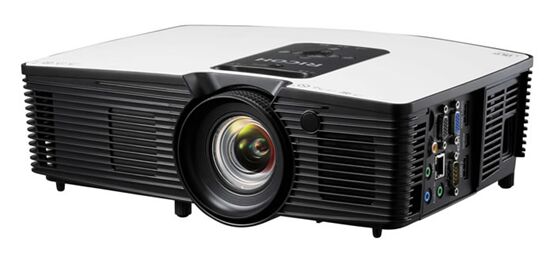 橫跨商教兩大領域！三大優勢助理光PJ HD5900投影機廣受好評
