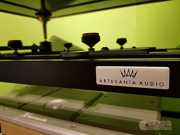 升級新材質(zhì)：Artesania Audio旗艦音響架