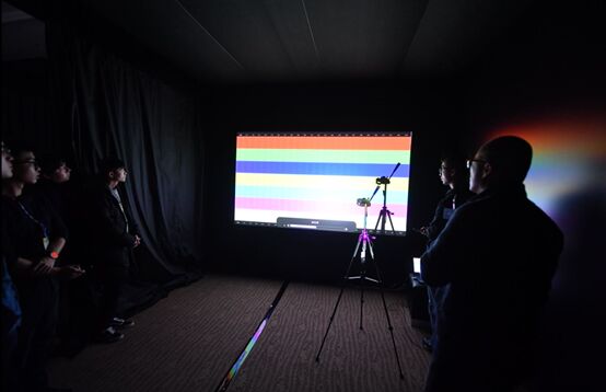 CinematicColorм̎J(rn)CṇI(y)ͥ