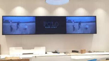 POLO店內LG 55VH7B拼接屏展示