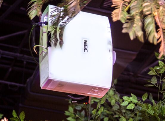 NEC連發三大系列新品 瞄準工程投影細分市場