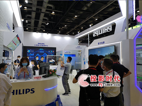 IFC:飛利浦商顯全方位展示,完美綻放
