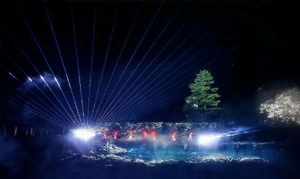 科視Christie 投影機照亮大型行浸式山水夜游《夢境光霧山》