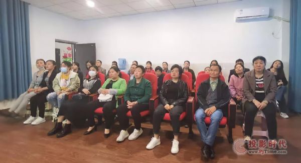 希沃智慧課堂促發展，家校共育助成長——貴州省赤水市官渡鎮中心小學家長開放日活動