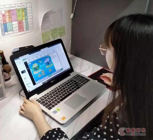 教育信息化的“中場戰事”，老教師孫文方和他的“秘器”