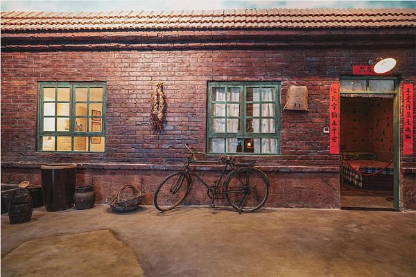 華夏生態(tài)文明館開門迎客，以逼真細(xì)膩的實(shí)物造景，營造視、聲、嗅、味、觸的沉浸式五感體驗
