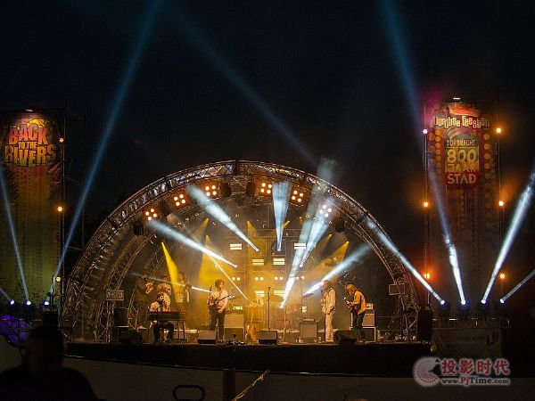 荷蘭Van Meel Sound and Lighting在音樂節中部署CODA Audio ViRAY