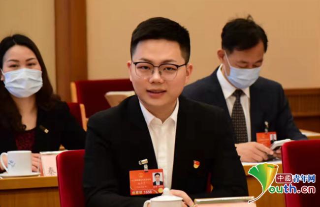 迪士普|代表委員熱議無紙化辦公，深感便捷高效！