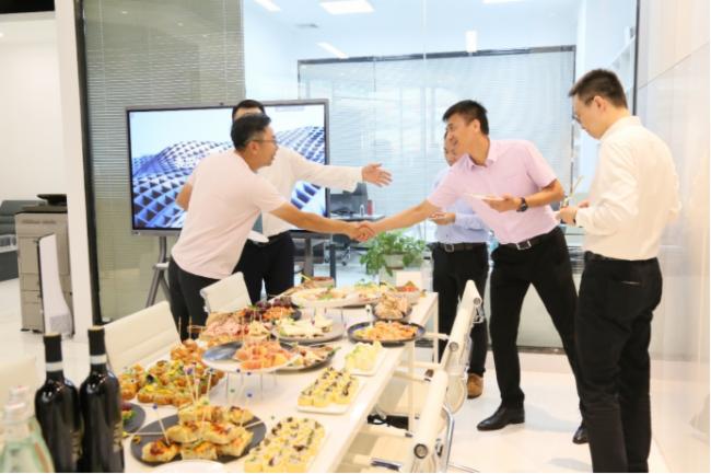 MAXHUB助力“表皮材料 | 工藝制造”2022中意面材論壇成功舉行