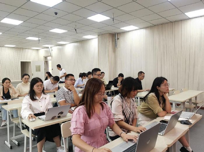 聚焦信息化教、學、研，希沃助力川師附屬青臺山中學智慧培訓順利開展