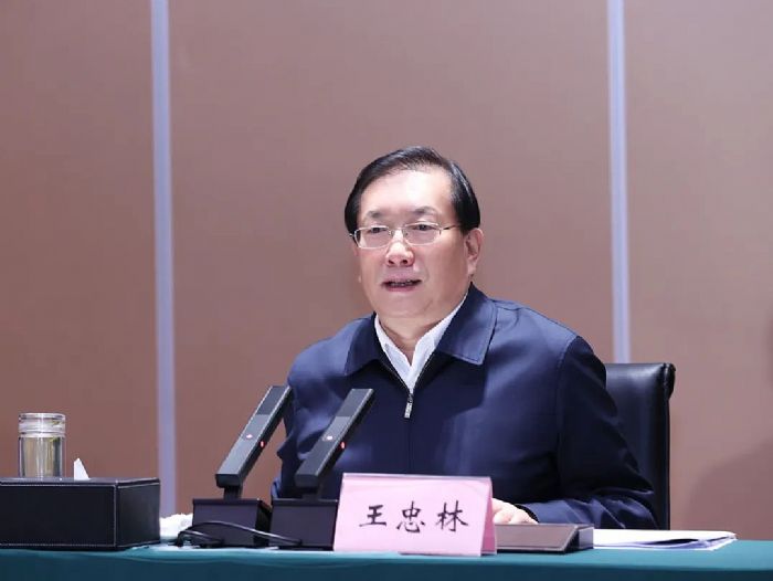 湖北省委副書記、省長王忠林一行調研長飛公司
