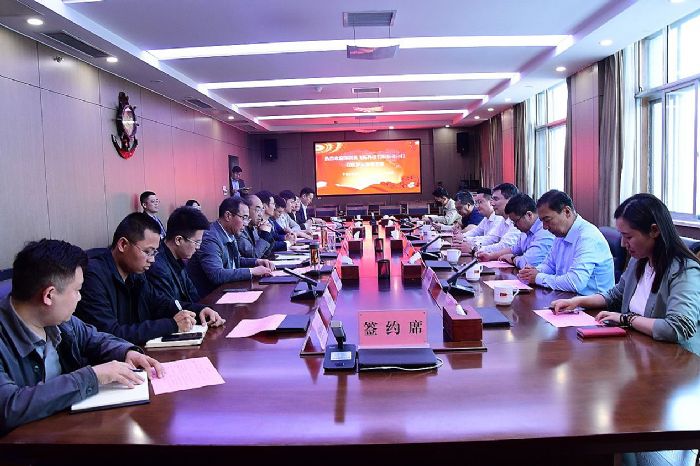 迪威迅與深投控成員英飛拓等企業在臨沂市羅莊區順利舉行英旭科技項目簽約儀式