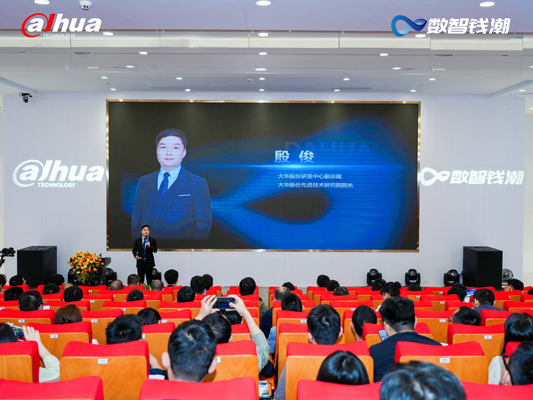 殷俊-2.jpg