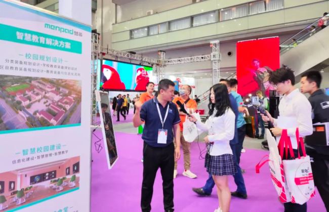 閃亮全場—夢派攜新品隆重參加2023年第20屆深圳國際LED展