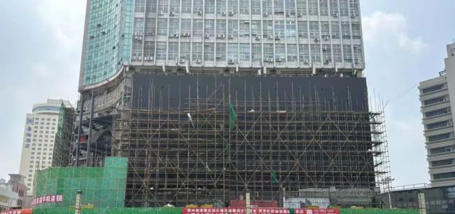 元亨光電 丨 中原最大戶外裸眼3D大屏亮相鄭州