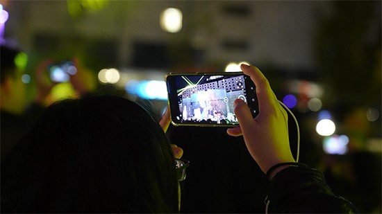 亮馬河變靚馬河，中科極光三色真激光投影再出圈