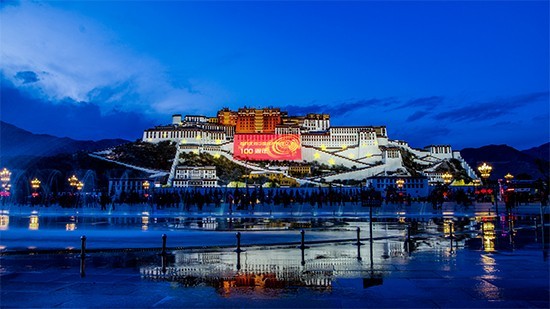 亮馬河變靚馬河，中科極光三色真激光投影再出圈