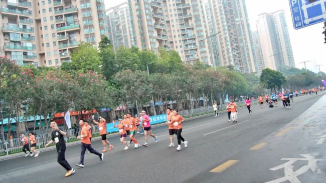 “寶馬迎新”--奧尼助力2023深圳寶安馬拉松燃情開跑