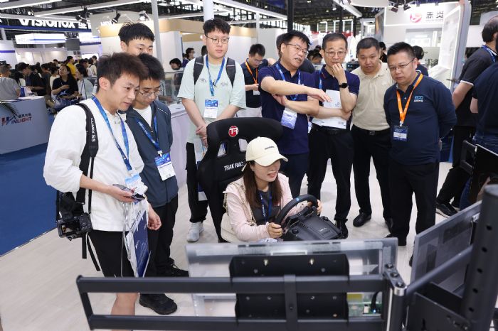 和輝光電斬獲DIC AWARD 2024顯示應(yīng)用創(chuàng)新大獎(jiǎng)