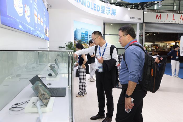 和輝光電斬獲DIC AWARD 2024顯示應(yīng)用創(chuàng)新大獎(jiǎng)