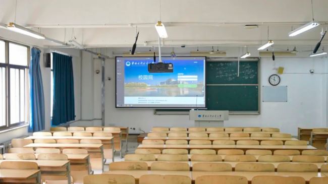 百余臺海信商用顯示激光工程投影機入駐華北水利水電大學